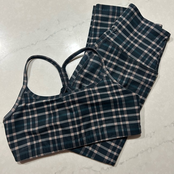 Beyond Yoga Set - Picture 5 of 7